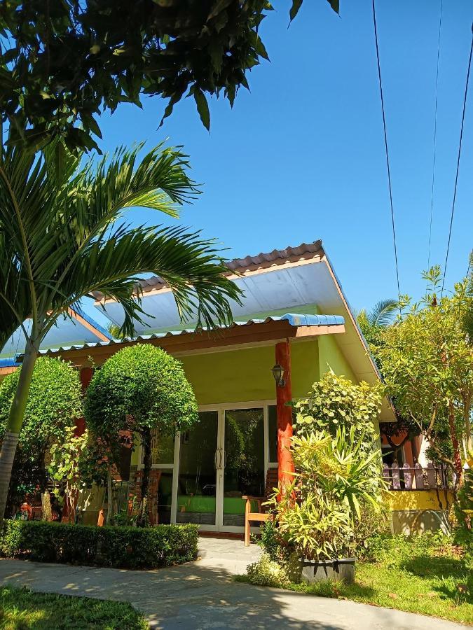 Lucky Bungalows Ko Mook Exterior photo